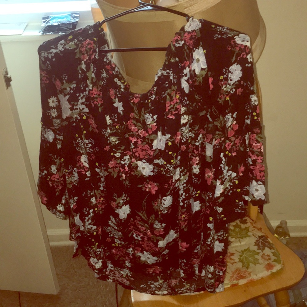 Brand new blouse worn once beautiful